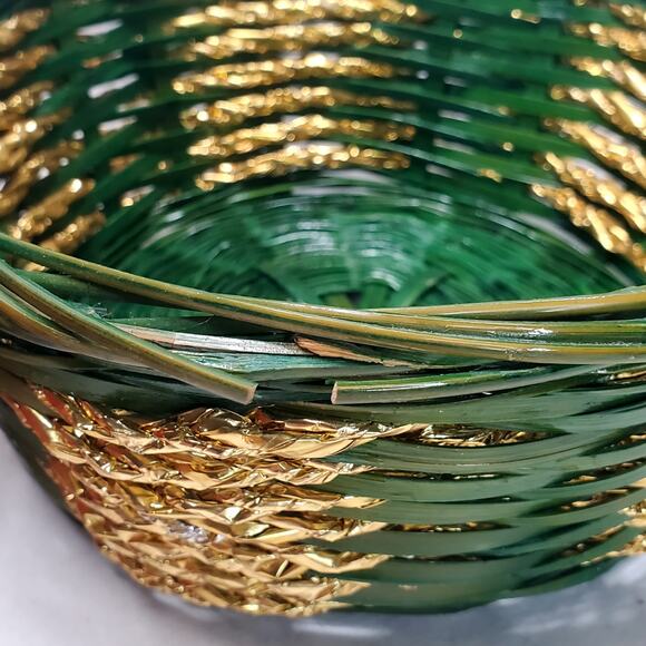 2 Wicker Baskets Red Green & Gold Christmas Colors Decorative Xmas Vtg - Picture 4 of 10